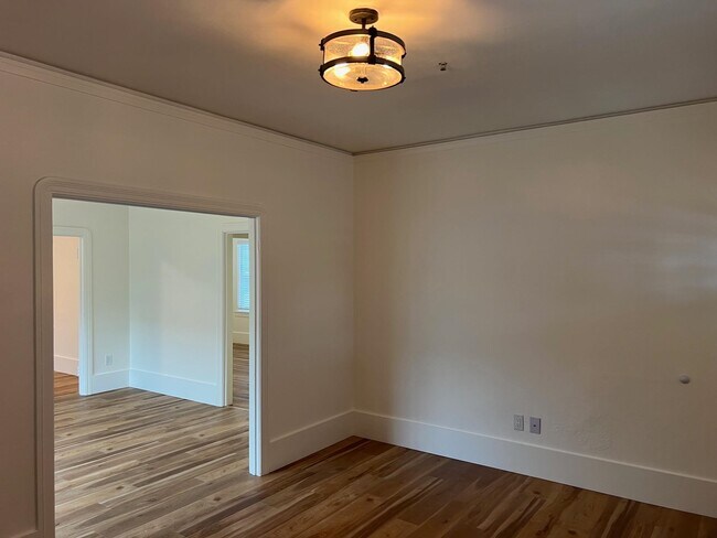 Building Photo - 708 N L St