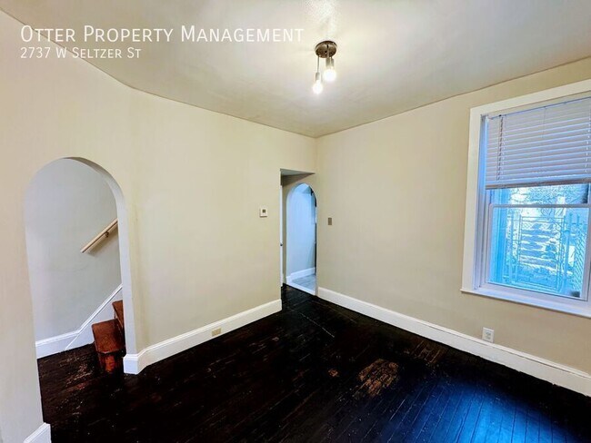 Building Photo - 2737 W Seltzer St