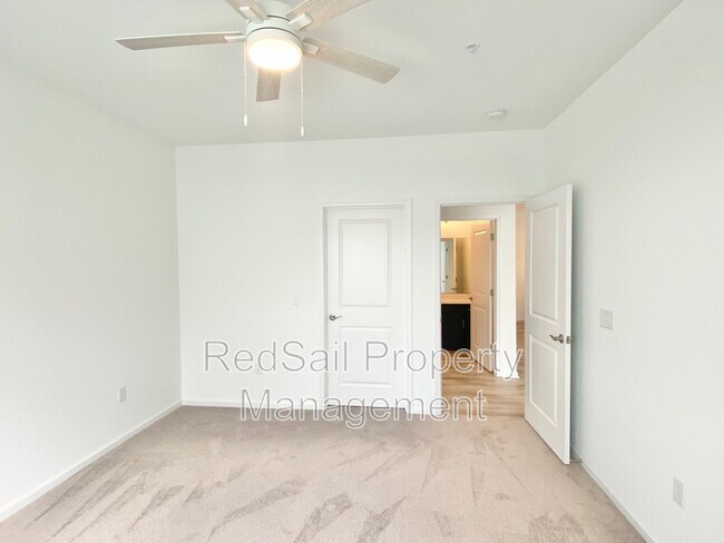 Building Photo - 1744 Vankar Dr