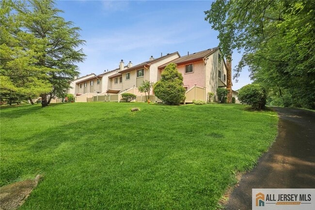 Building Photo - 153 Thoreau Dr