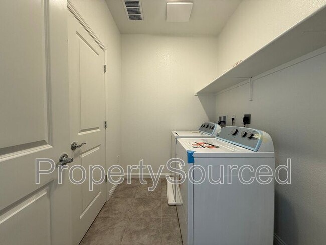 Building Photo - 1567 Halo Ave