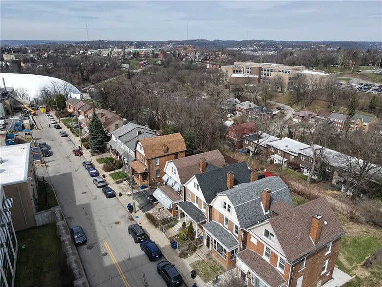 Building Photo - 3145 Brackenridge St