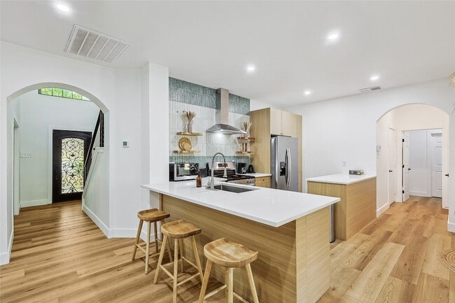 Building Photo - 1088 Pondview Dr