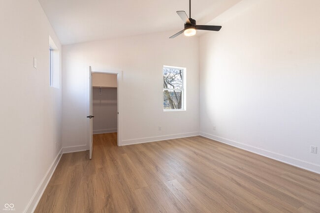 Building Photo - 2053 Columbia Ave