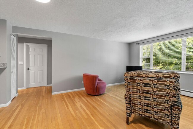 Building Photo - 99 Cluff Crossing Rd