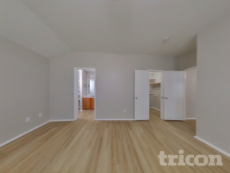 Building Photo - 2926 Umiak Dr