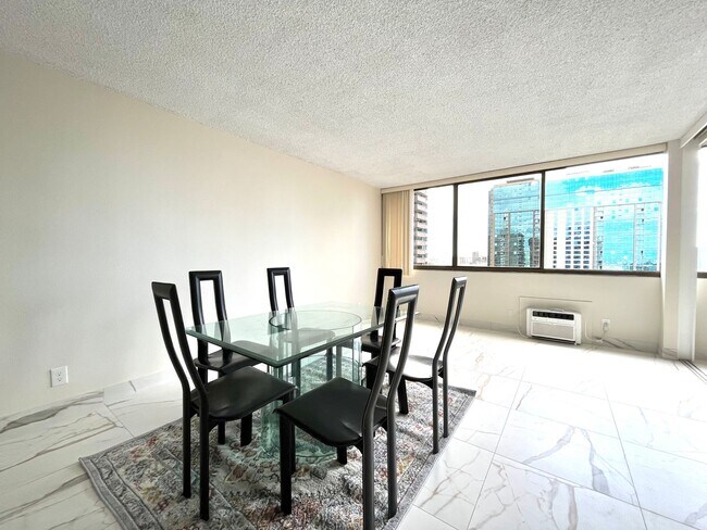 Building Photo - Kukui Plaza: Renovated 1 Bed, 1 Bath Condo...