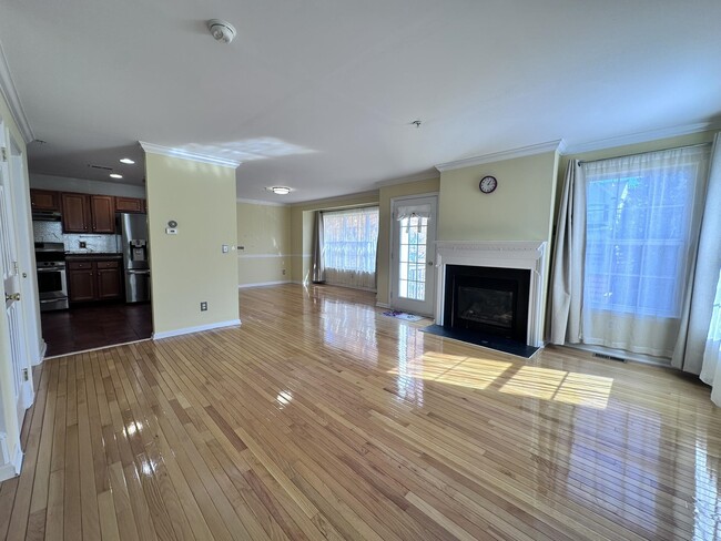 Building Photo - 2 ELCO Ct