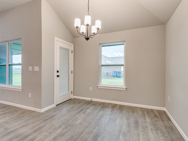 Building Photo - 1ST MONTH FREE