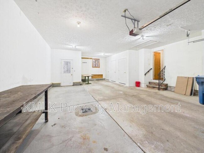 Building Photo - 5743 Brookwood Dr