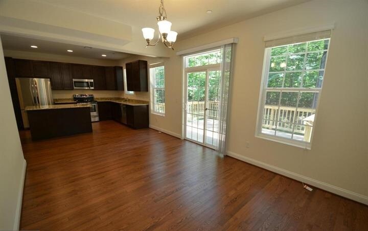 Building Photo - 5917 Sneed Dr