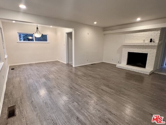 Building Photo - 15237 Del Gado Dr