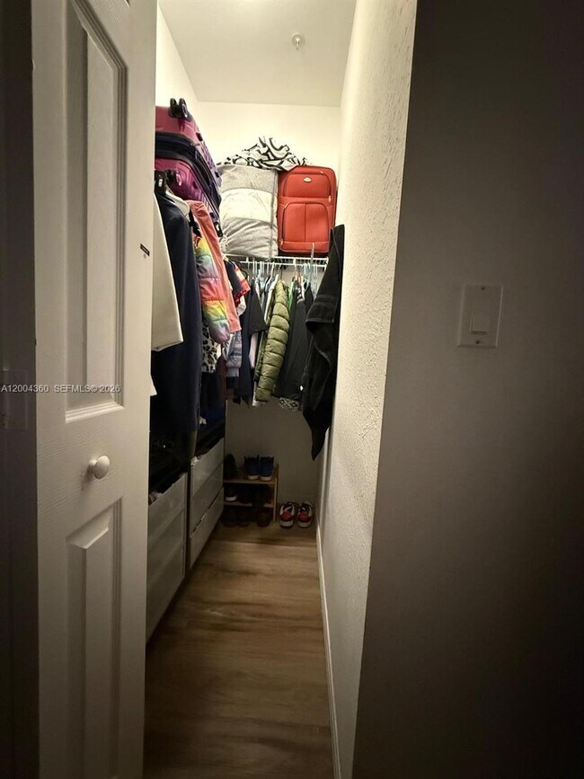 Building Photo - 8999 NW 107 Ct