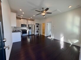 Building Photo - 1747 Stone Hedge Dr NW