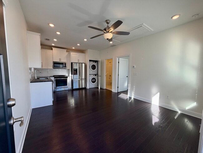 Building Photo - 1747 Stone Hedge Dr NW