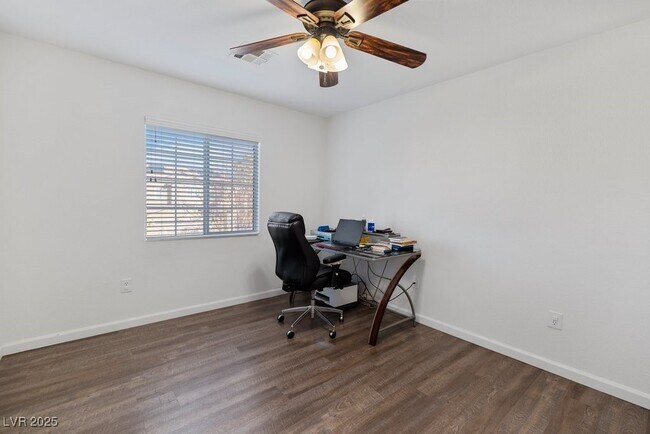 Building Photo - 6717 Yellowhammer Pl