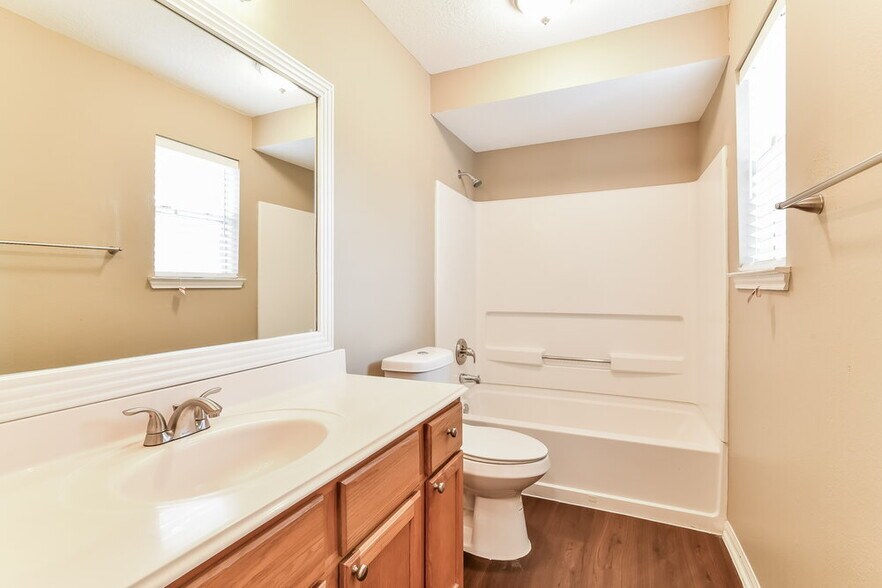 Building Photo - 3122 Rainpark Ln
