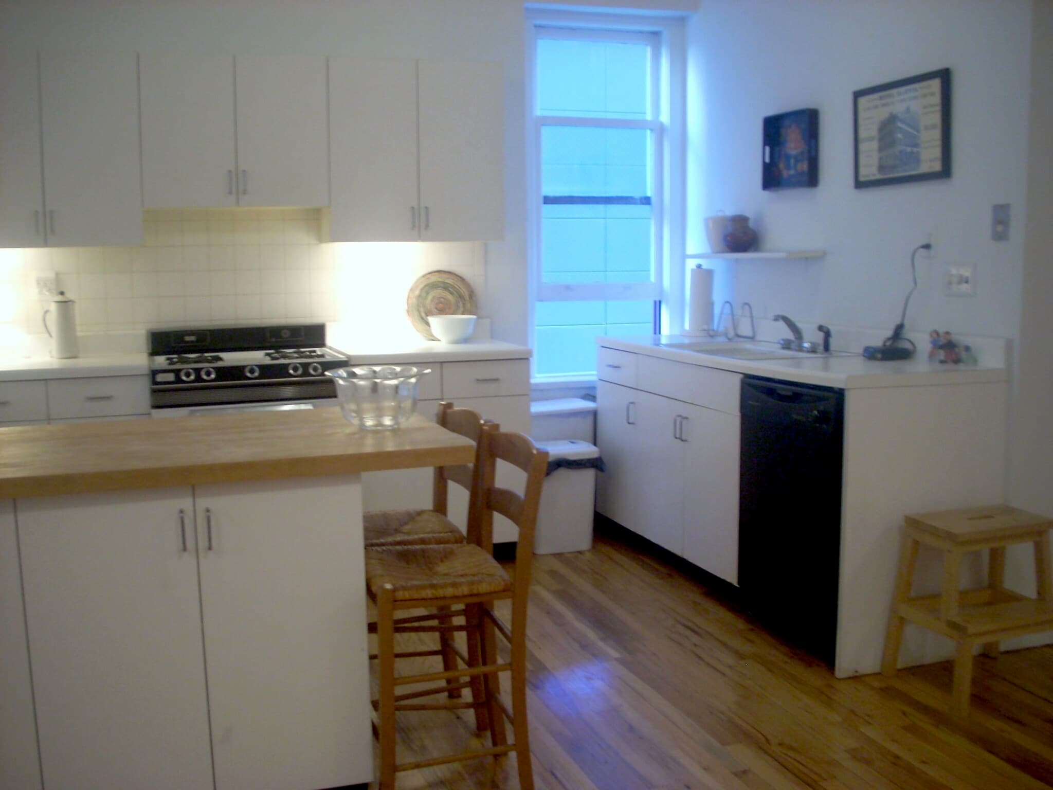 Kitchen partial view - 471 Broadway