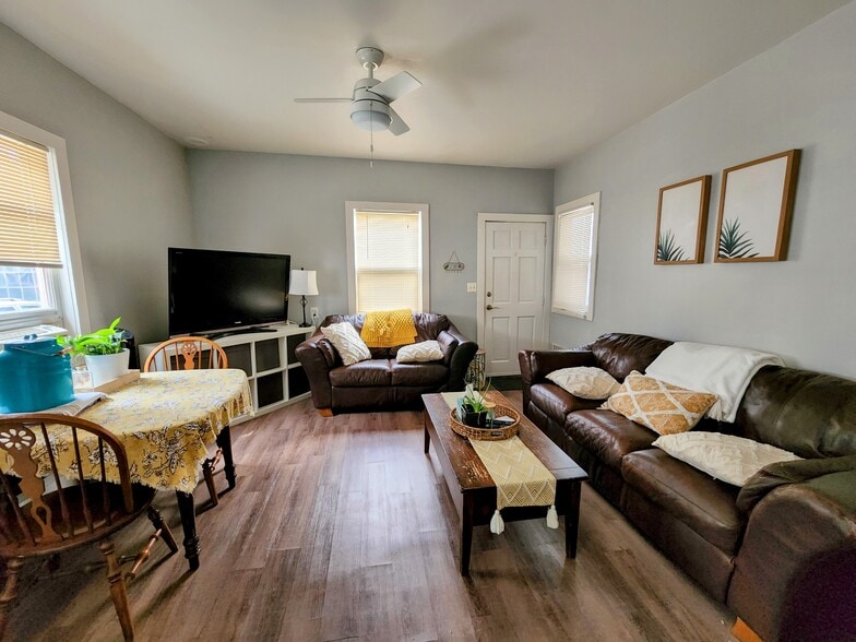 Building Photo - 2934 N Maryland Ave