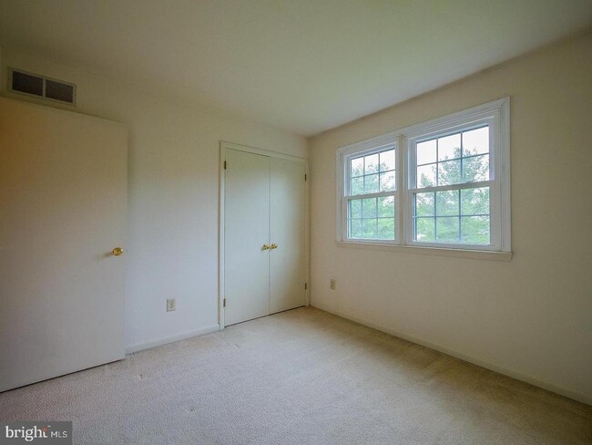 Building Photo - 1001 Winfield Ct