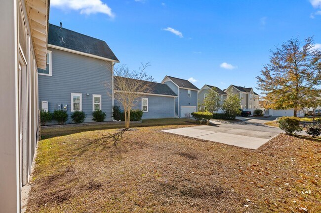 Building Photo - 313 Oak Bend St
