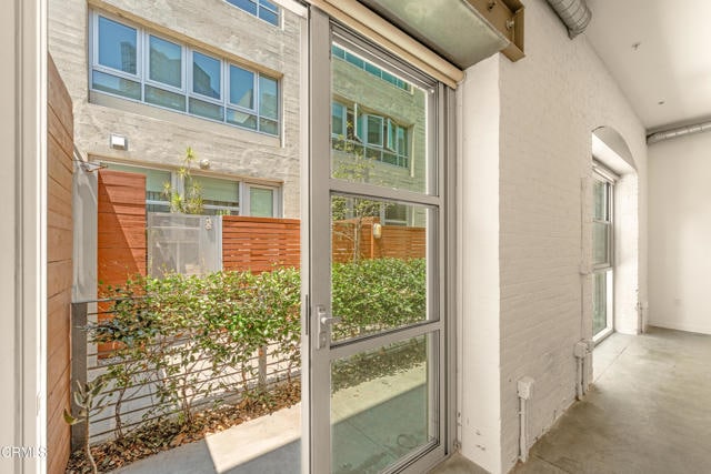 Building Photo - 527 Molino St