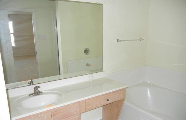Building Photo - 2809 Terrace Dr