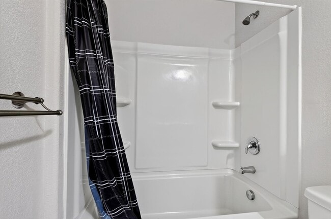 Building Photo - 4 Bedroom Ranch in Creedmoor!