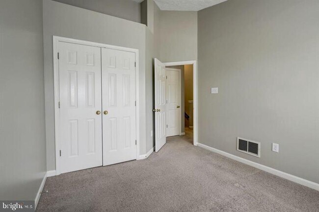 Building Photo - 6112 Starburn Path