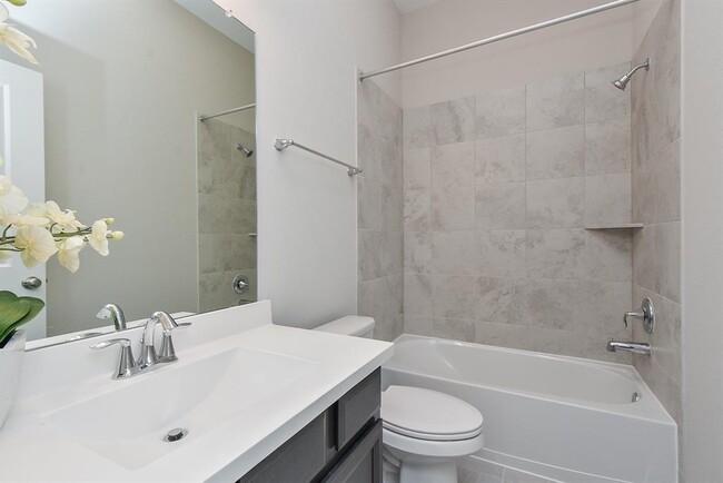 Building Photo - 11107 Bluewater Lagoon Cir