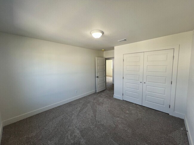 Building Photo - Newly constructed Townhome for rent!