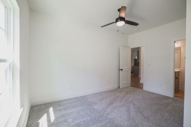 Building Photo - New Build Ready to Rent!