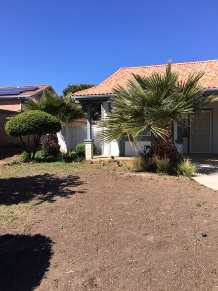 Building Photo - 39431 Bluffside Way