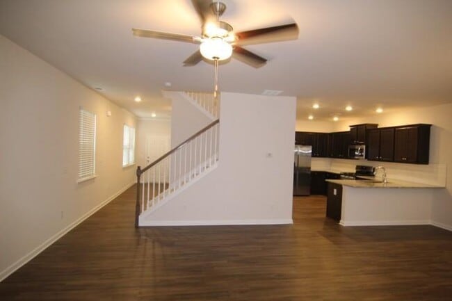 Building Photo - 51 Briarwood Dr W