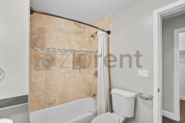 Building Photo - Unit