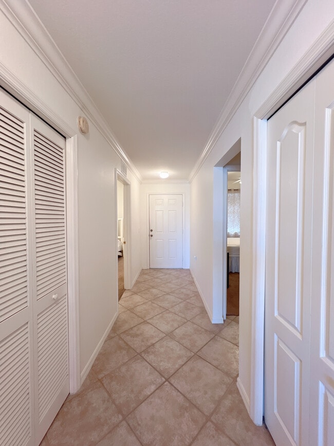 Building Photo - 8490 Kingbird Loop