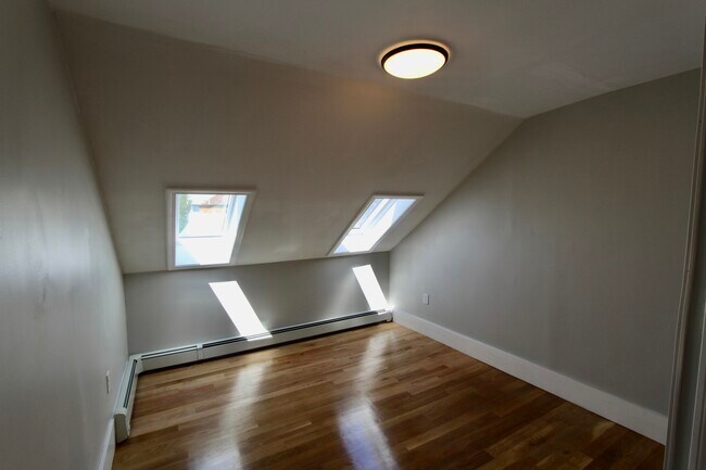 Building Photo - 508 Revere St