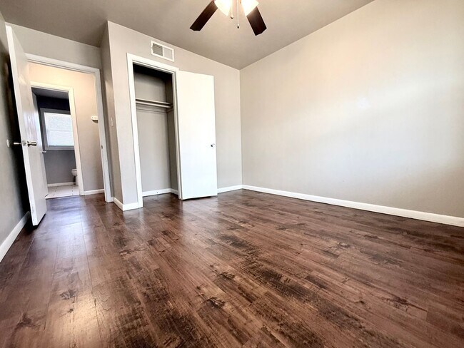 Building Photo - Updated 3BD 1BA Home Located in the Village!!!