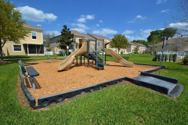 Building Photo - Fully Renovated Townhome | Modern Quartz K...