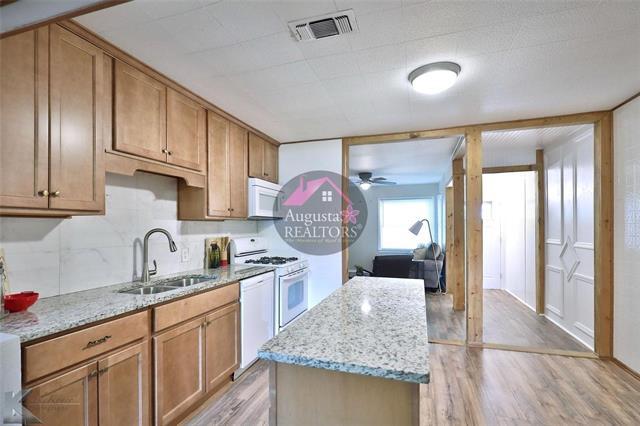 Building Photo - 1625 Burger St