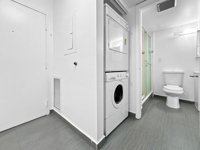 Building Photo - Prime Clearwater Condo for Rent at Crystal Bay - 1bed | 1 bath