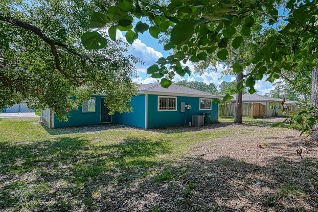 Building Photo - 8623 Valley Forest Dr