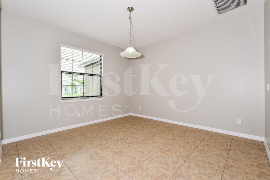 Building Photo - 1814 SW 22nd St