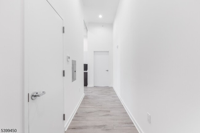 Building Photo - 70 Roseville Ave