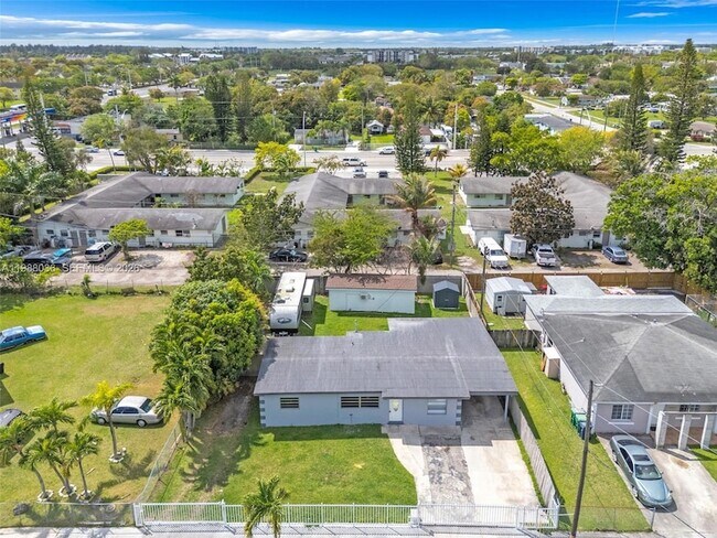 Building Photo - 26620 SW 136th Ave