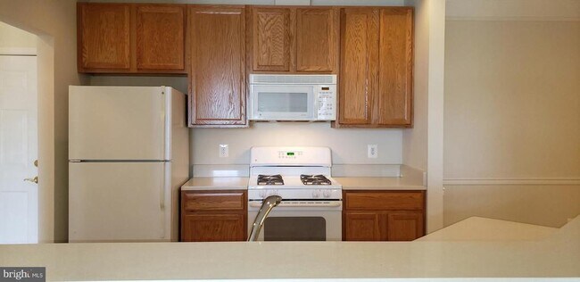 Building Photo - 5800 Clipper Ln