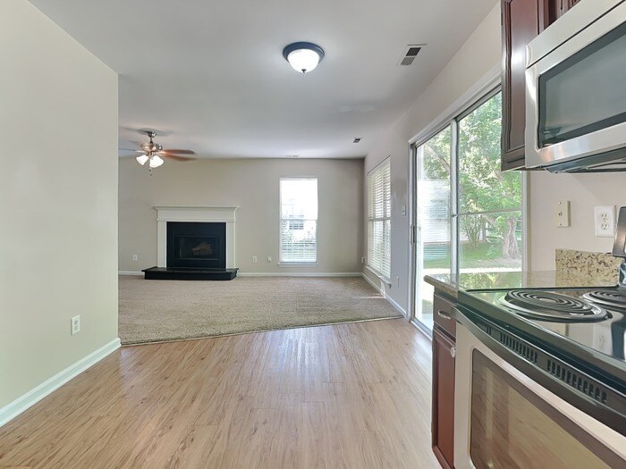 Building Photo - 10110 Northwoods Forest Dr