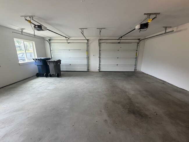 Building Photo - Now renting 3 bedroom House