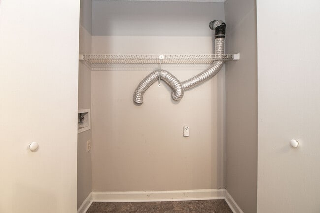 Building Photo - 3055 Woody Ln