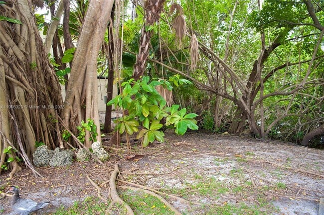 Building Photo - 19216 NE 25th Ave